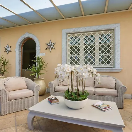 Luxury Garden House فيلة *