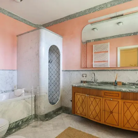 Luxury Garden House فيلة