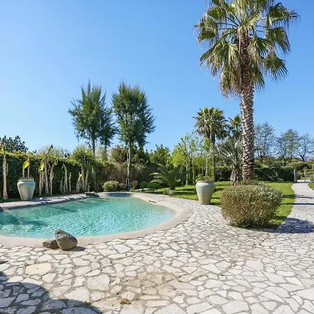 Luxury Garden House فيلة *