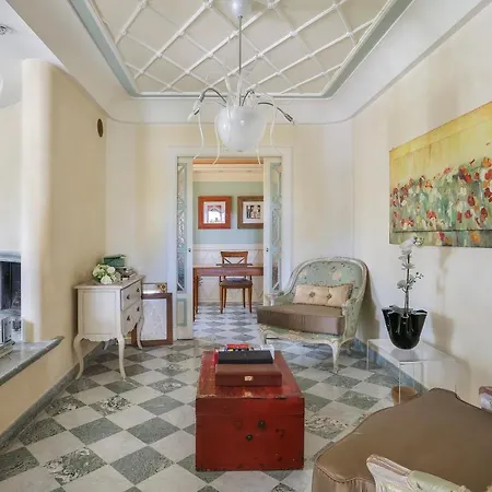 فيلة Luxury Garden House بيتراسانتا