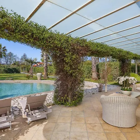 Villa Luxury Garden House *