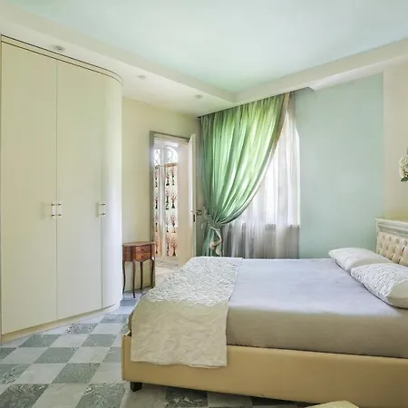 فيلة Luxury Garden House