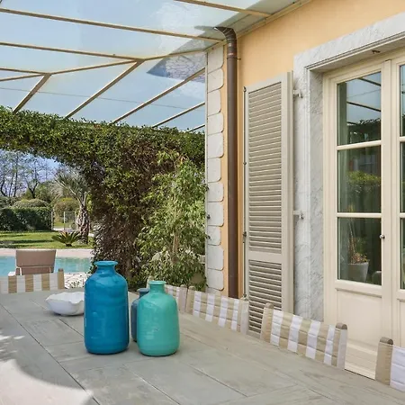 Luxury Garden House فيلة